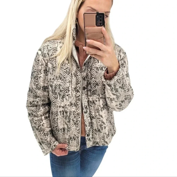 Atm Animal print feather down boxy puffer jacket size Medium - Picture 11 of 12